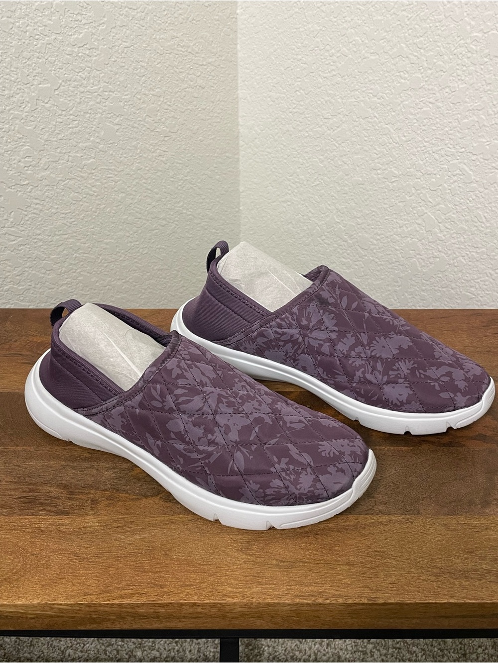 Vera Bradley VB Cloud Convertible Slip-On Shoes Purple Floral Size 9